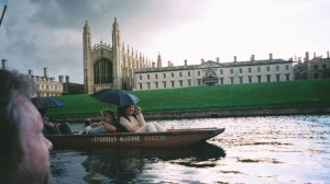 Cambridge 1999 - Punting på elva, universitetet i bakgrunnen